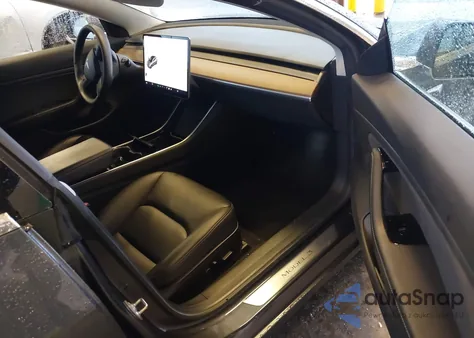 2019 Tesla Model 3 Long Range/Performance from USA, damaged, VIN 5YJ3E1EB3KF495698